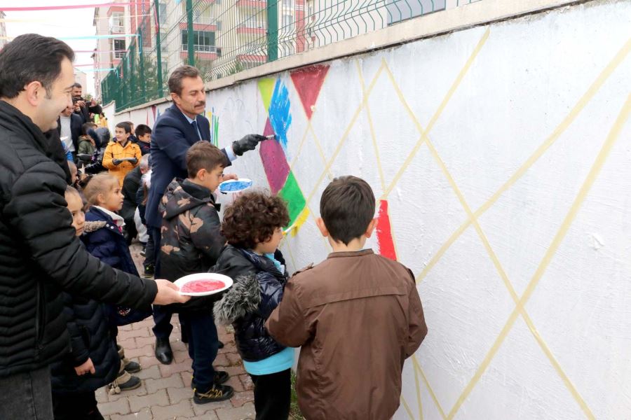Renkli Görüntülere Sahne Oldu