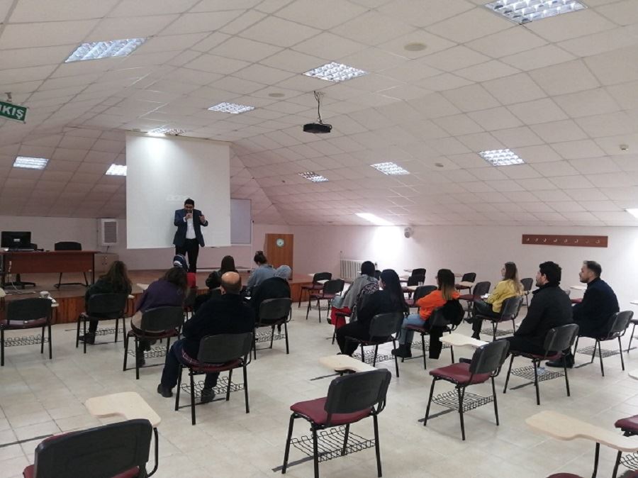 Eğitimcilere Seminer Verildi