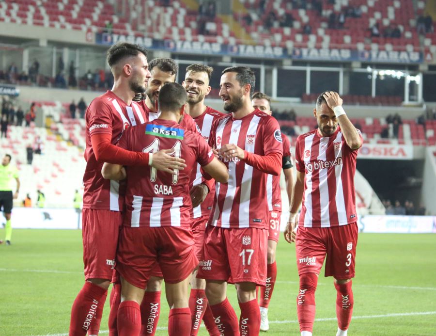 Puanları Evinde Topluyor