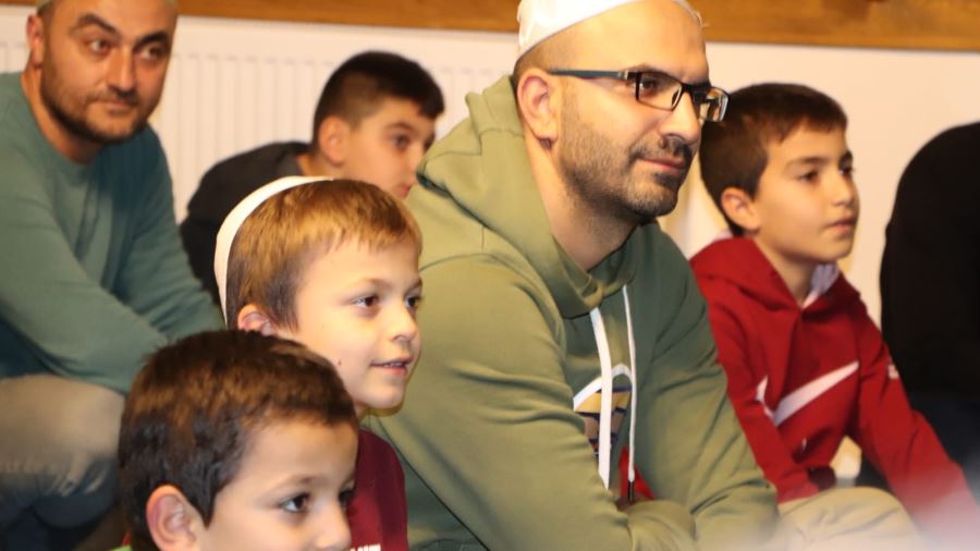 Camide Bir Araya Geldiler