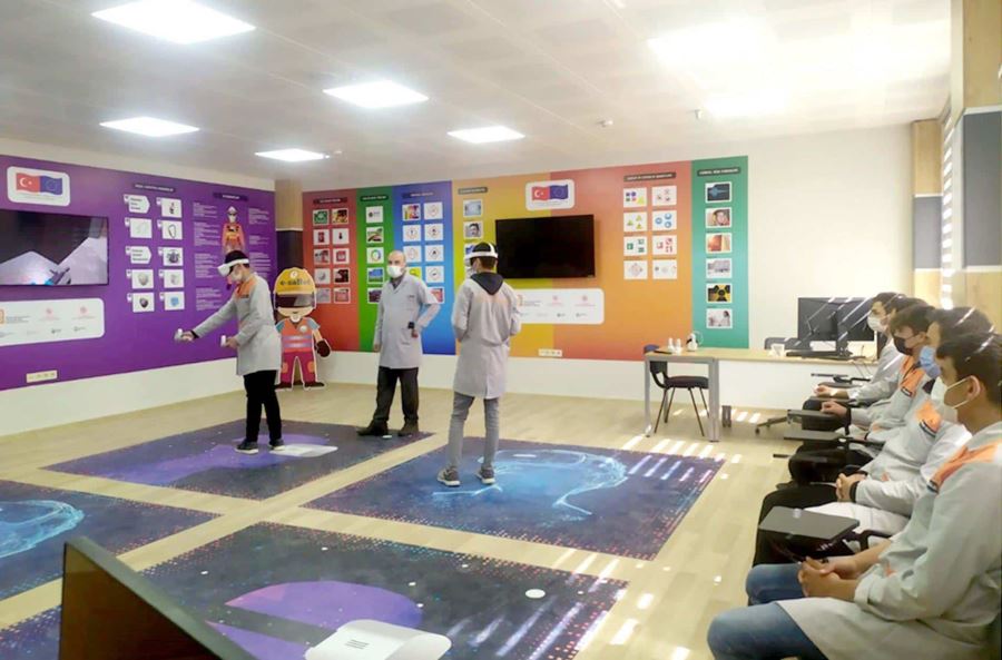 Öğrenme Kampına Damga Vurdu
