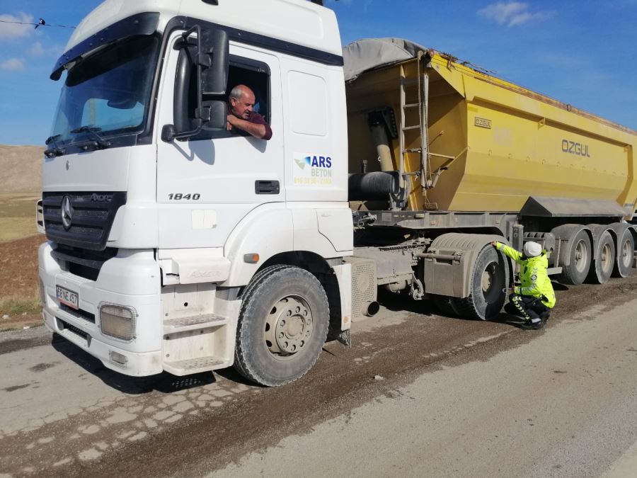 İlçelerde Zorunlu Kış Lastiği Denetimi Yapıldı