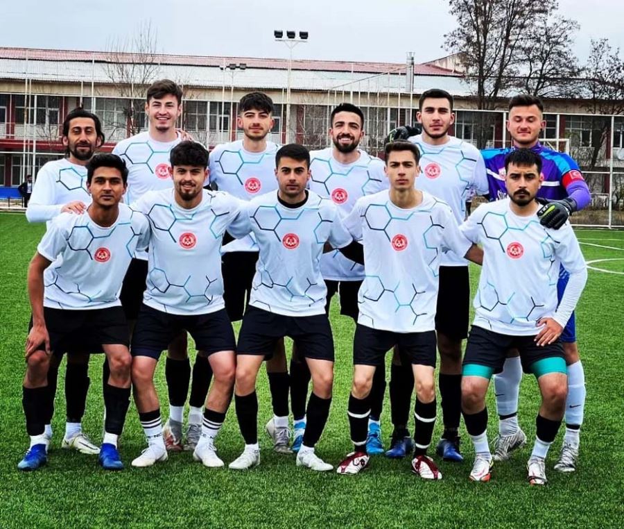 Yarı Final Biletini Cebine Koydu