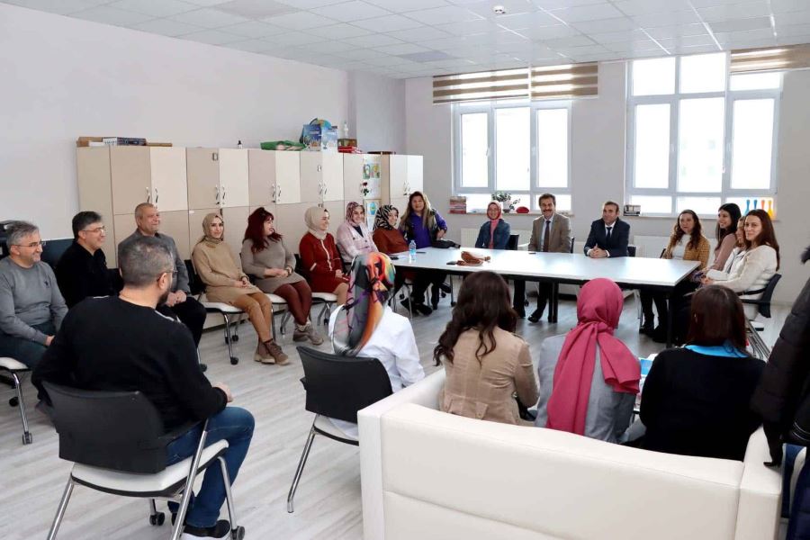 Eğitimin Kalbi Öğretmenlerdir 