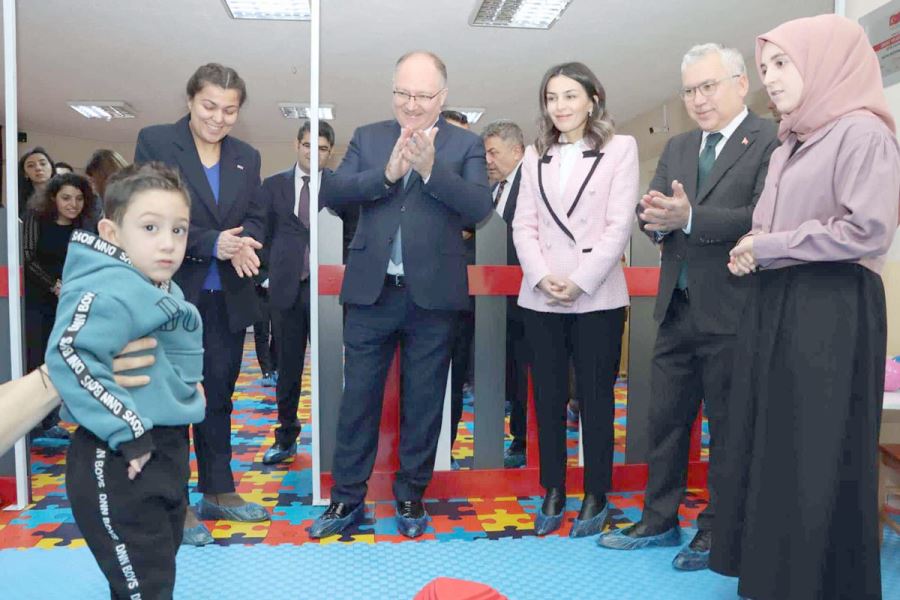   Büyük Kalpler Örnek Oldu 