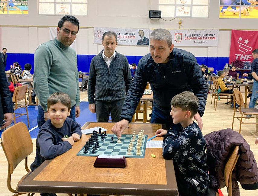 Satrançta 170 Sporcu Hünerlerini Sergiledi