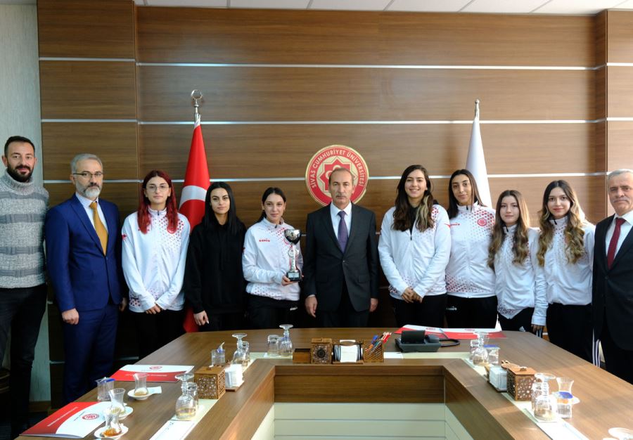 Büyük Başarıyı Tebrik Etti
