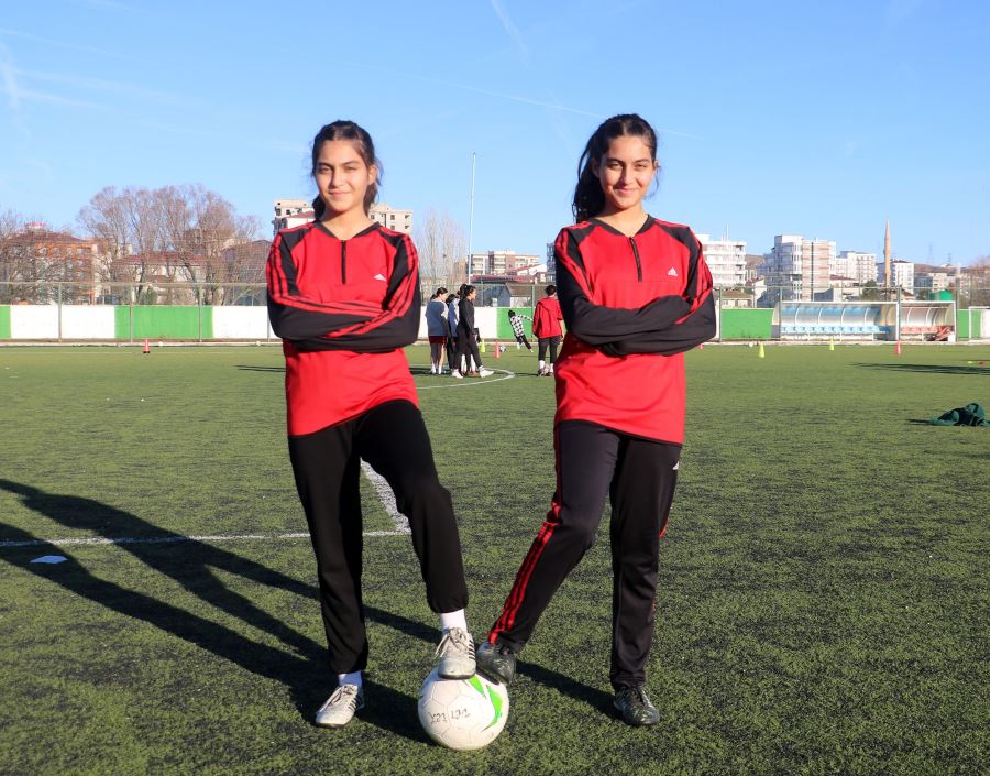 Aynı Takımda Top Koşturan Tek Yumurta İkizler, Oyun İçinde Karıştırılabiliyor