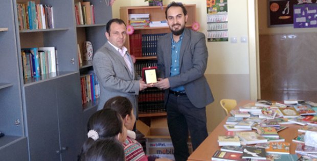 Okul Kütüphanesine Kitap Desteği
