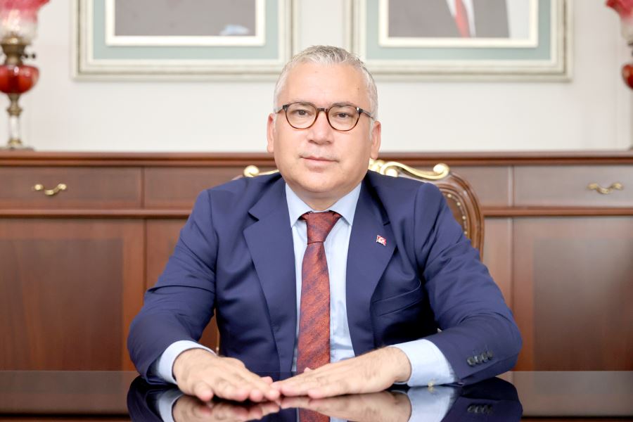 Fedakarca Çalışıyorlar 