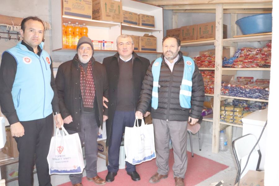 Hayır Bakkalına Katkıda Bulundu 
