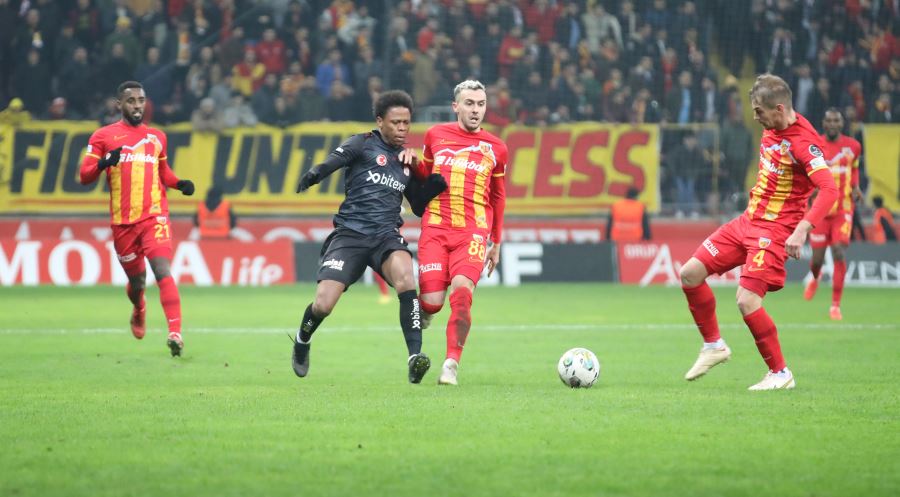 Ruhsuz Futbol, Rezil Skor