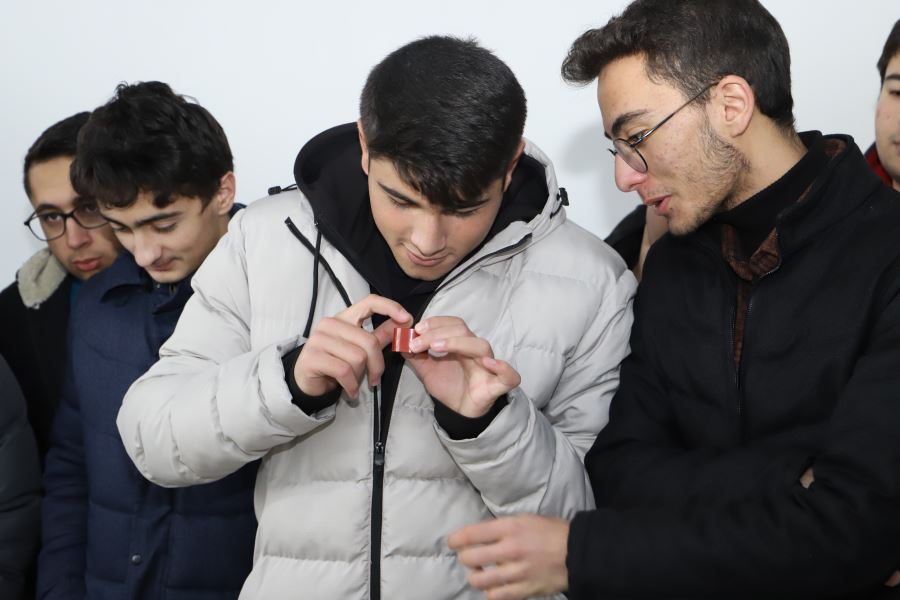 Laboratuvarları İncelediler