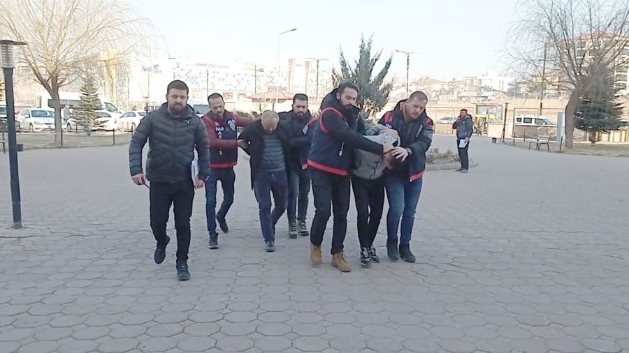   Öldüresiye Dövüp “Kendi Kendine Yaptı” Dedi 