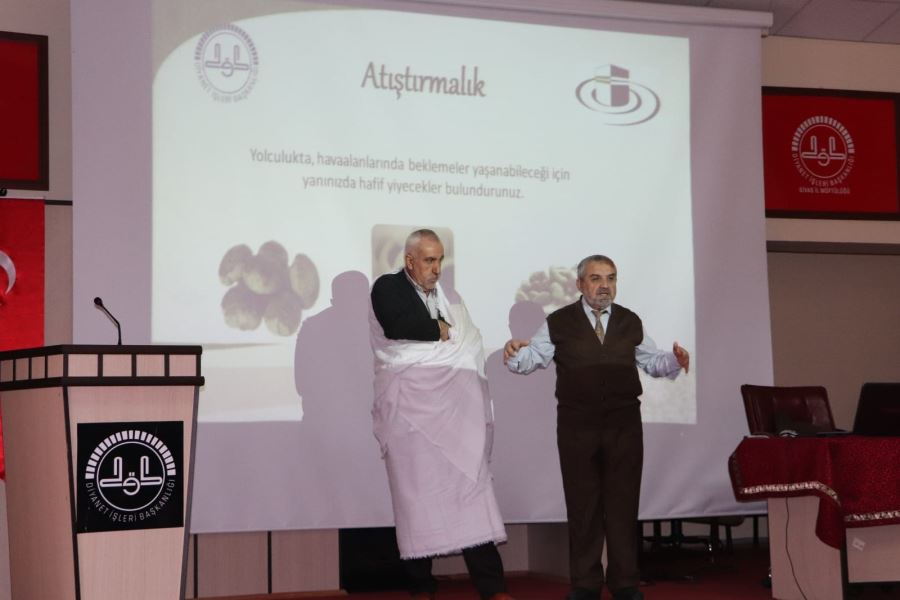 Umre Öncesi Seminer Verildi 