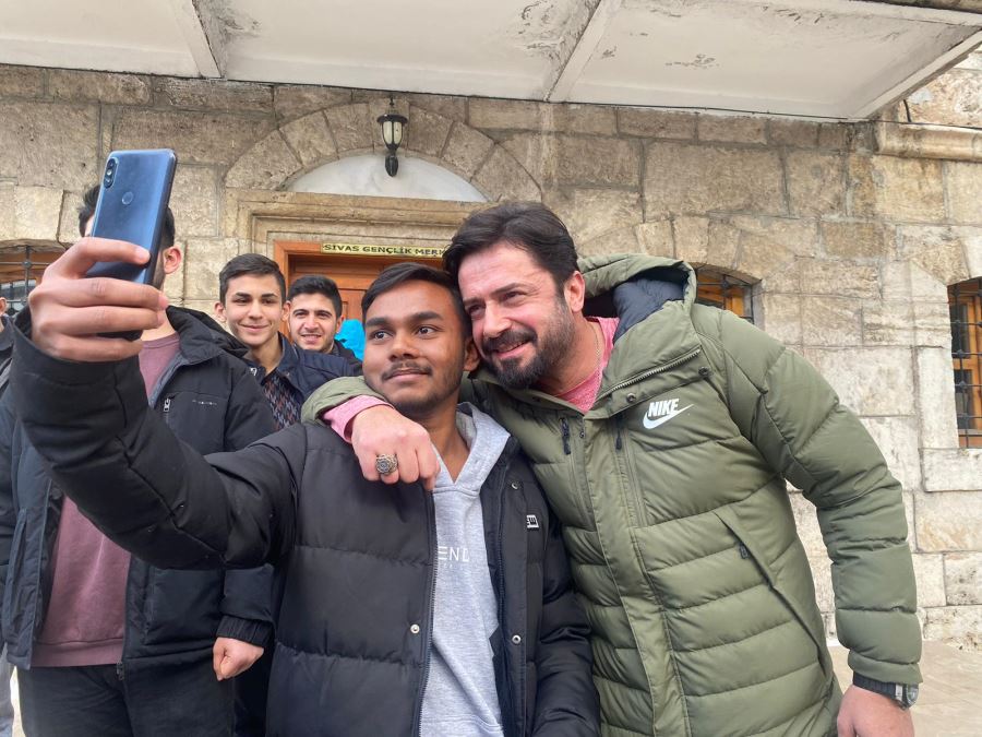 Deneyimlerini Anlattı 