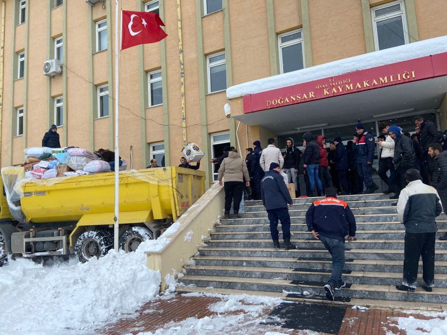 Yardım Malzemeleri Dualarla Gönderildi 