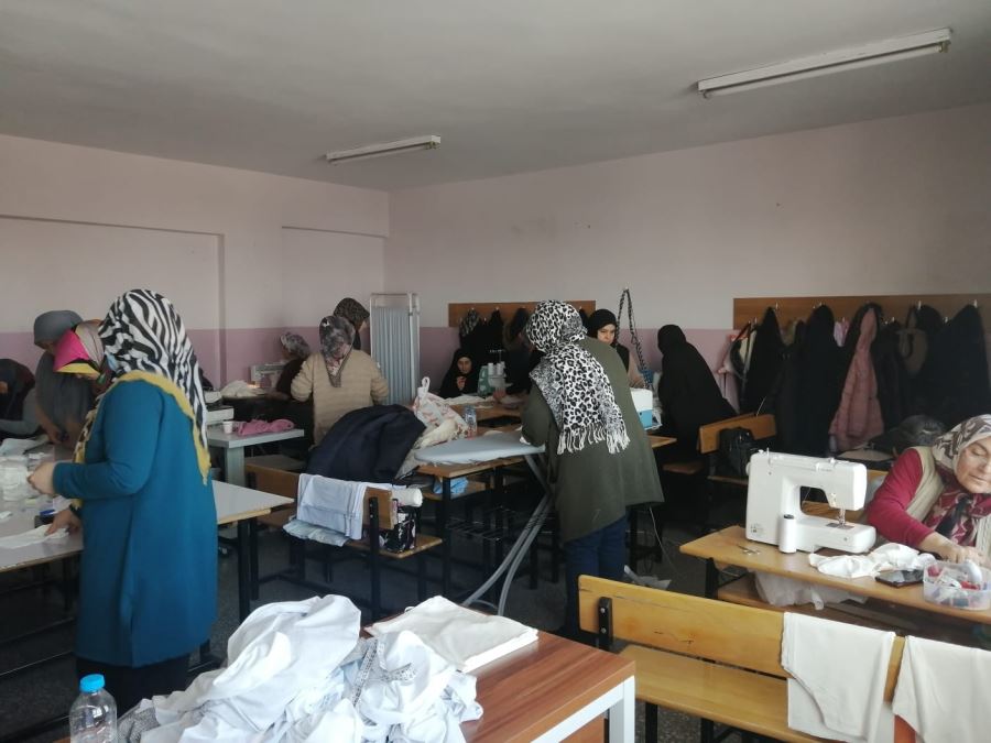Depremzedeler İçin Üretiyorlar