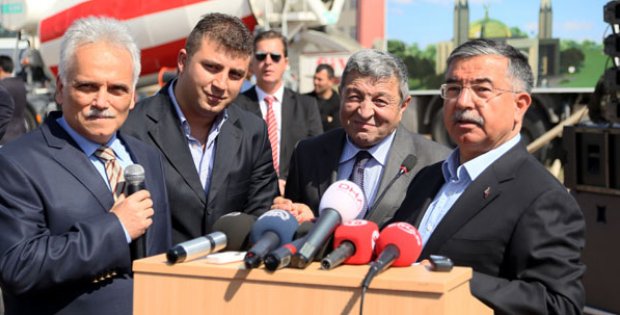 Gömlekler Değişebilir Ama Renk Değişmemeli