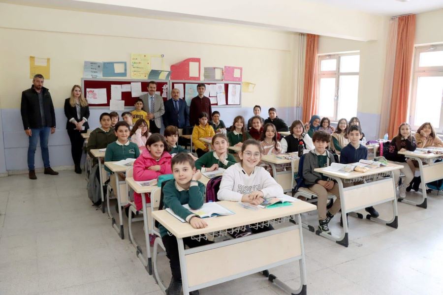 Aslan, Öğrencilere Tavsiyelerde Bulundu 