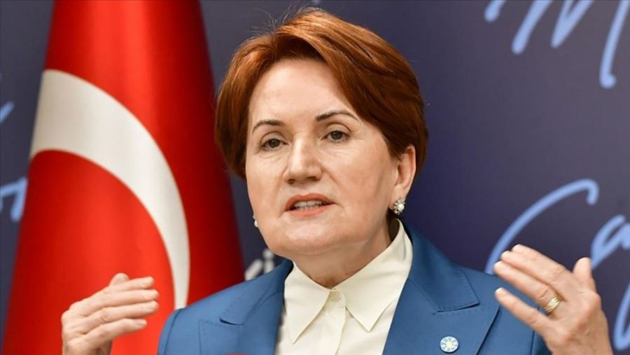 MERAL AKŞENER MASAYI DAĞITTI