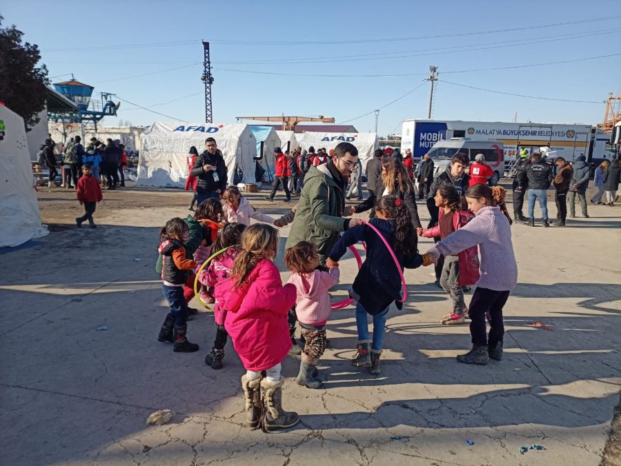 Gönüllere Dokunuyorlar 