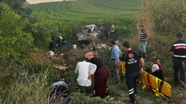 Tarım İşçilerini Taşıyan Araç Kaza Yaptı 