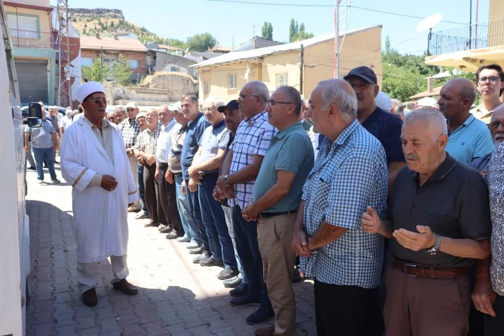 Tıp Öğrencisi Toprağa Verildi 