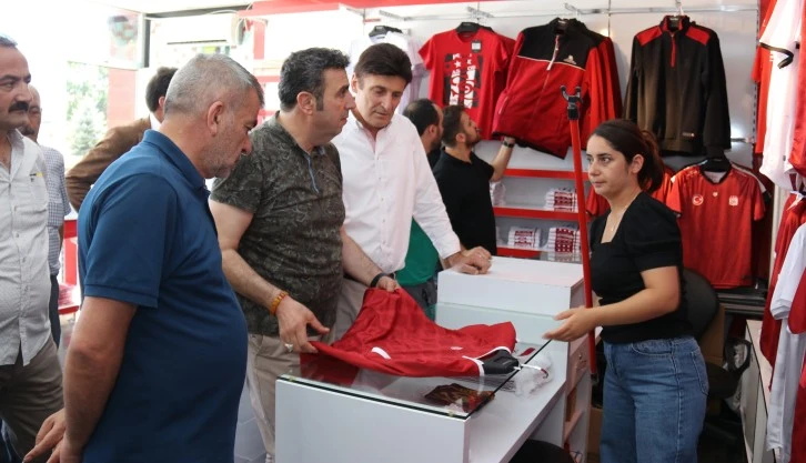Esnaflardan Yiğidolar'a Formalı Destek