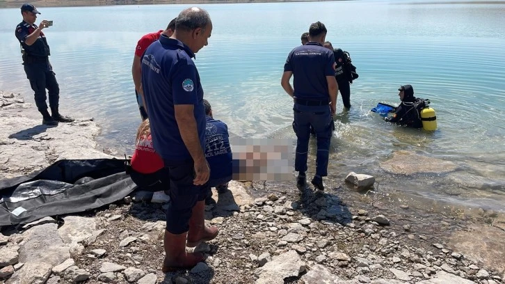 Serinlemek İçin Girdikleri Barajda  Boğuldular 