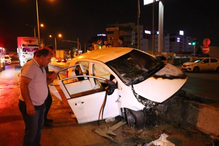 Önce Refüje Çarptı Sonra Alev Aldı 