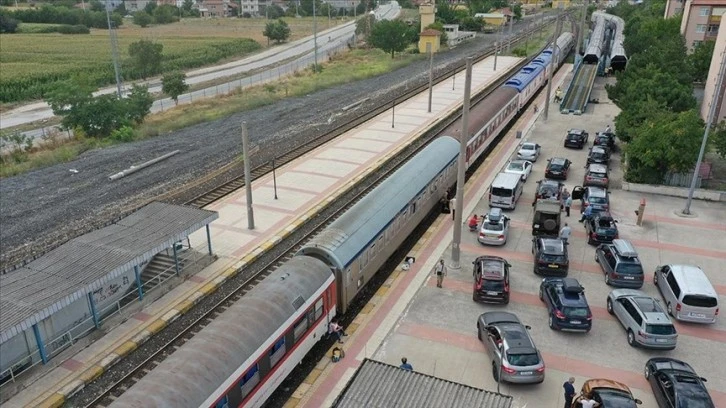 Gurbete 'Arabalı Trenle' Yolculuk 