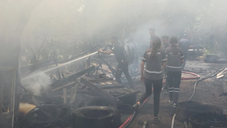 Depoda Çıkan Yangın Hasara Neden Oldu 