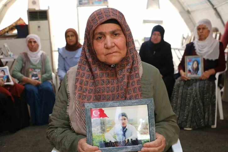 Annelerin Evlat Nöbeti Sürüyor