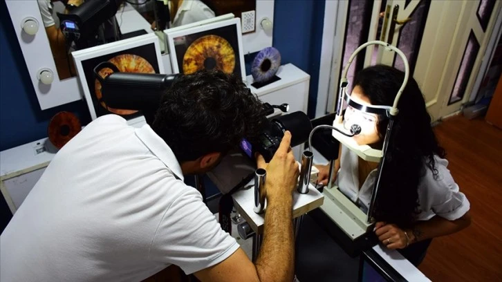 Göz Fotoğrafçısı Fotoğrafları Zanaata Dönüştürüyor 