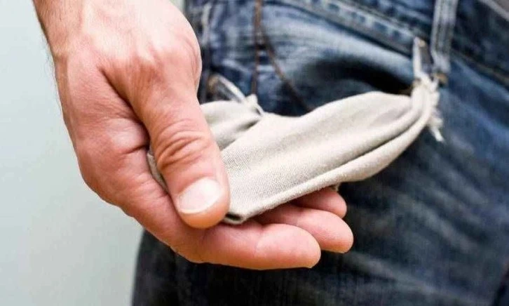 Sivaslı Geçinemiyor 