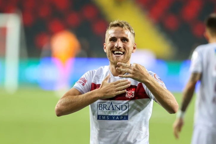 Saiz, Ligdeki İlk Golünü Attı