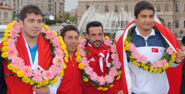 Hoş Geldiniz YİĞİTLER
