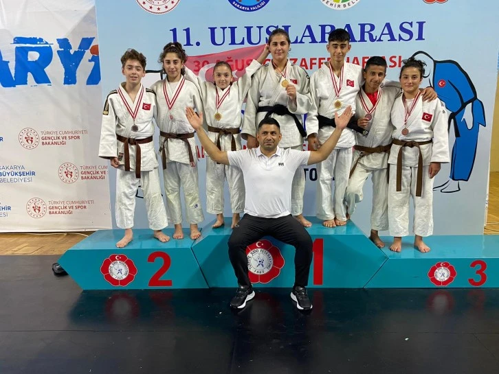 Sivaslı Judocular Madalyaları Topladı