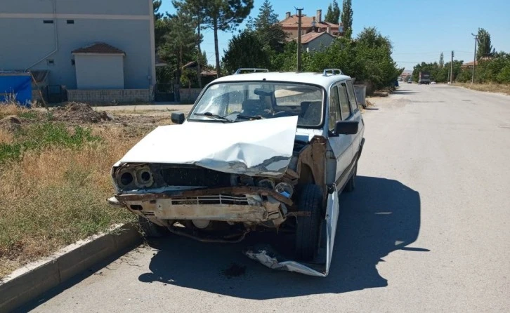 Şarkışla'da Kaza: 1'i Çocuk 3 Kişi Yaralandı