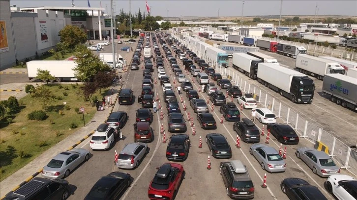 Bavullar Dolu Dönüyorlar
