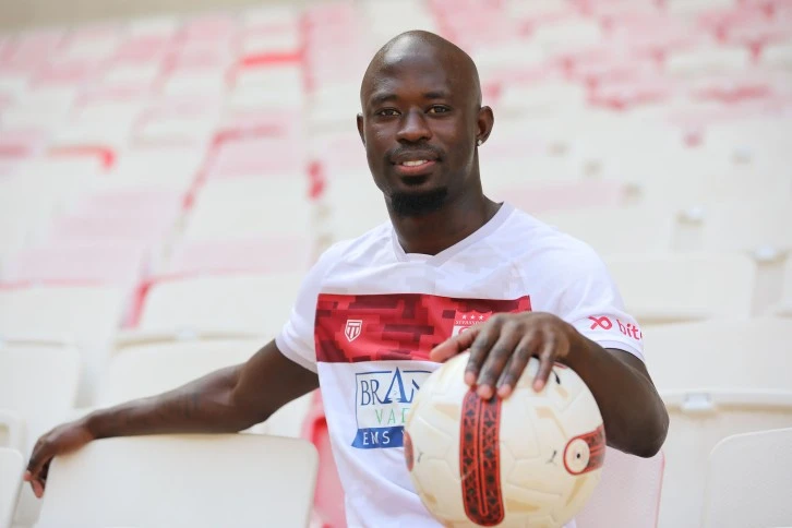 Sivasspor'un Yeni Sol Kanadı İmzayı Attı 