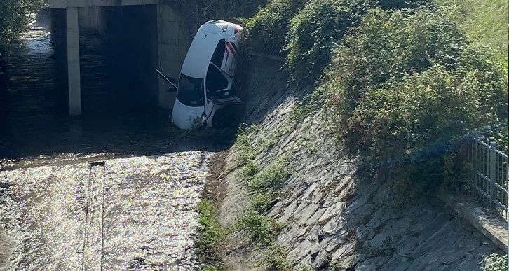 Direksiyon Öğrencisi Dereye Uçtu