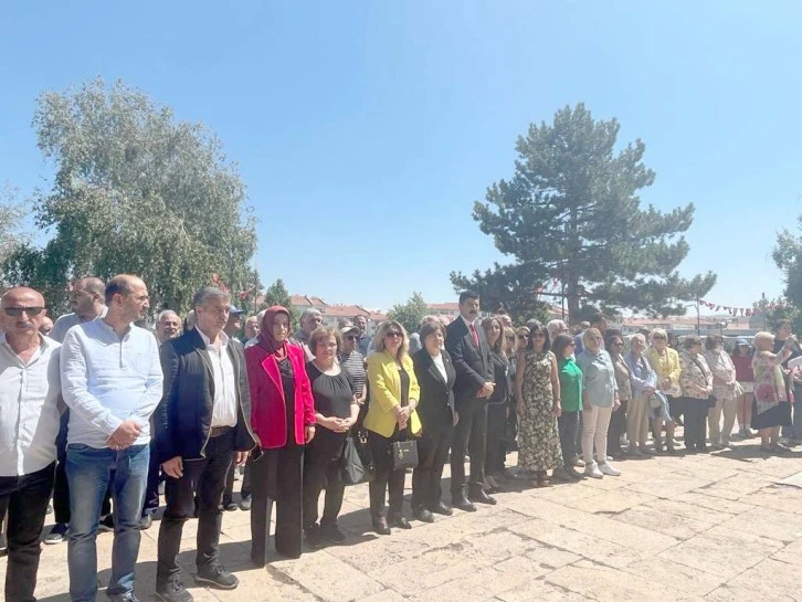 Bayrağımızı Hiçbir Gücün İndirmesine İzin Vermeyeceğiz 