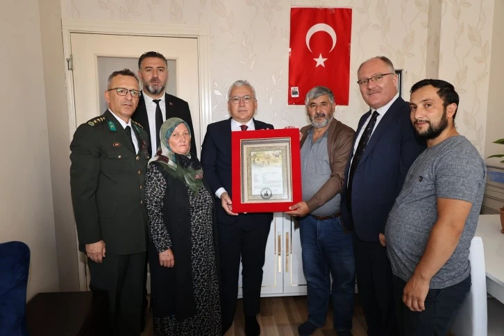Sivaslı Şehidin Baba Ocağına Ziyaret 
