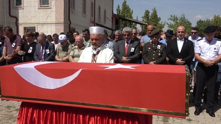 Şehidin Cenazesi Memleketinde Toprağa Verildi 