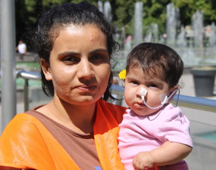 İkizini Depremde Kaybeden SMA'lı Aybüke Bebeğe Yardım Edin 