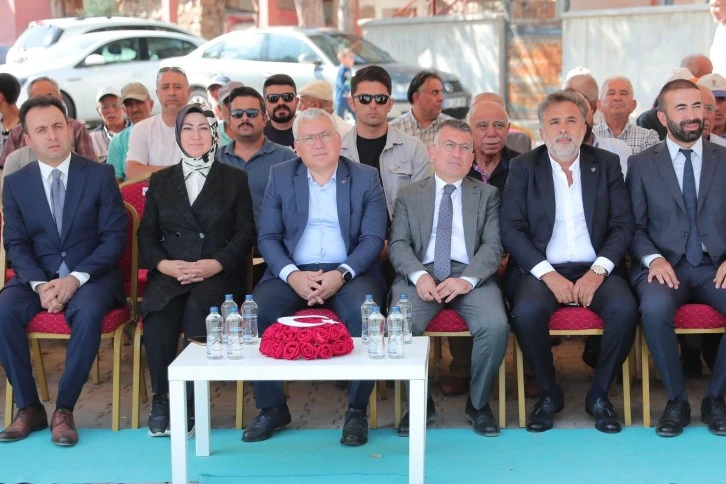 Sivaslı Şehit Gazeteci Dualarla Anıldı 