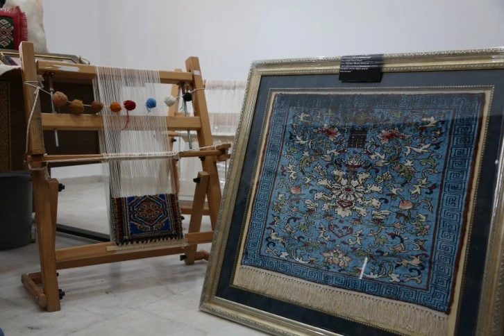 Bu Halıda Tam 126 Bin Düğüm Var 