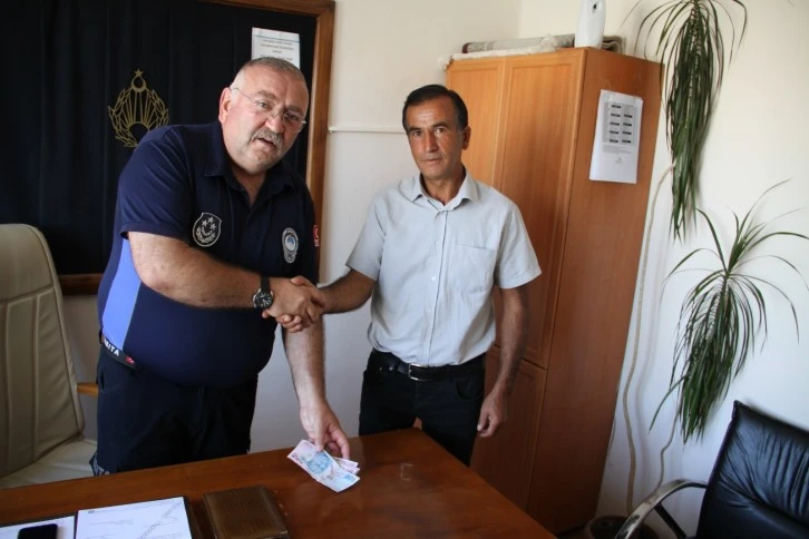 Sivaslı Vatandaştan Duyarlı Davranış 